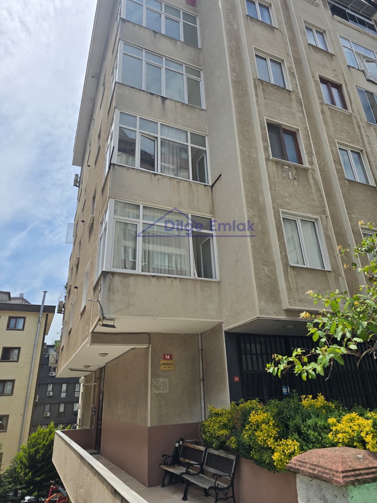 Bostancı Metro’ya Yakın 2+1 Balkonlu Kiralık Daire