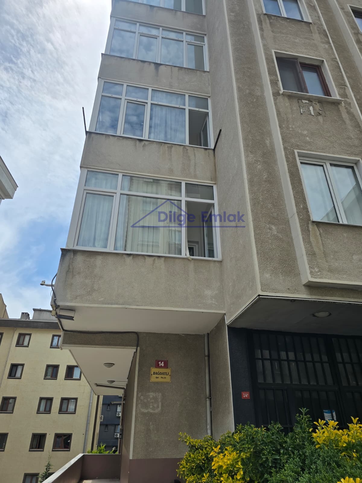 Bostancı Metro’ya Yakın 2+1 Balkonlu Kiralık Daire