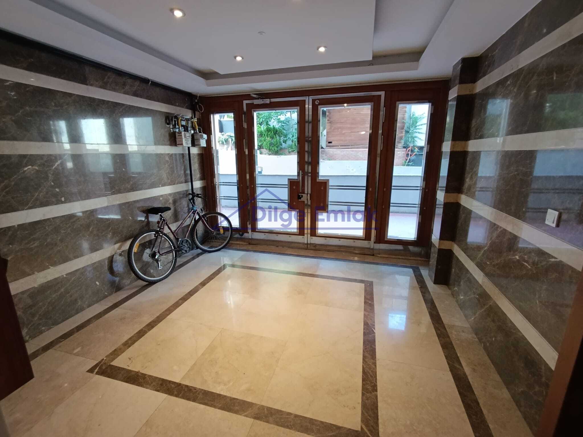 Çiftehavuzlar Bağdat Caddesi Üzerinde 140 m2 Net 3+1 Daire