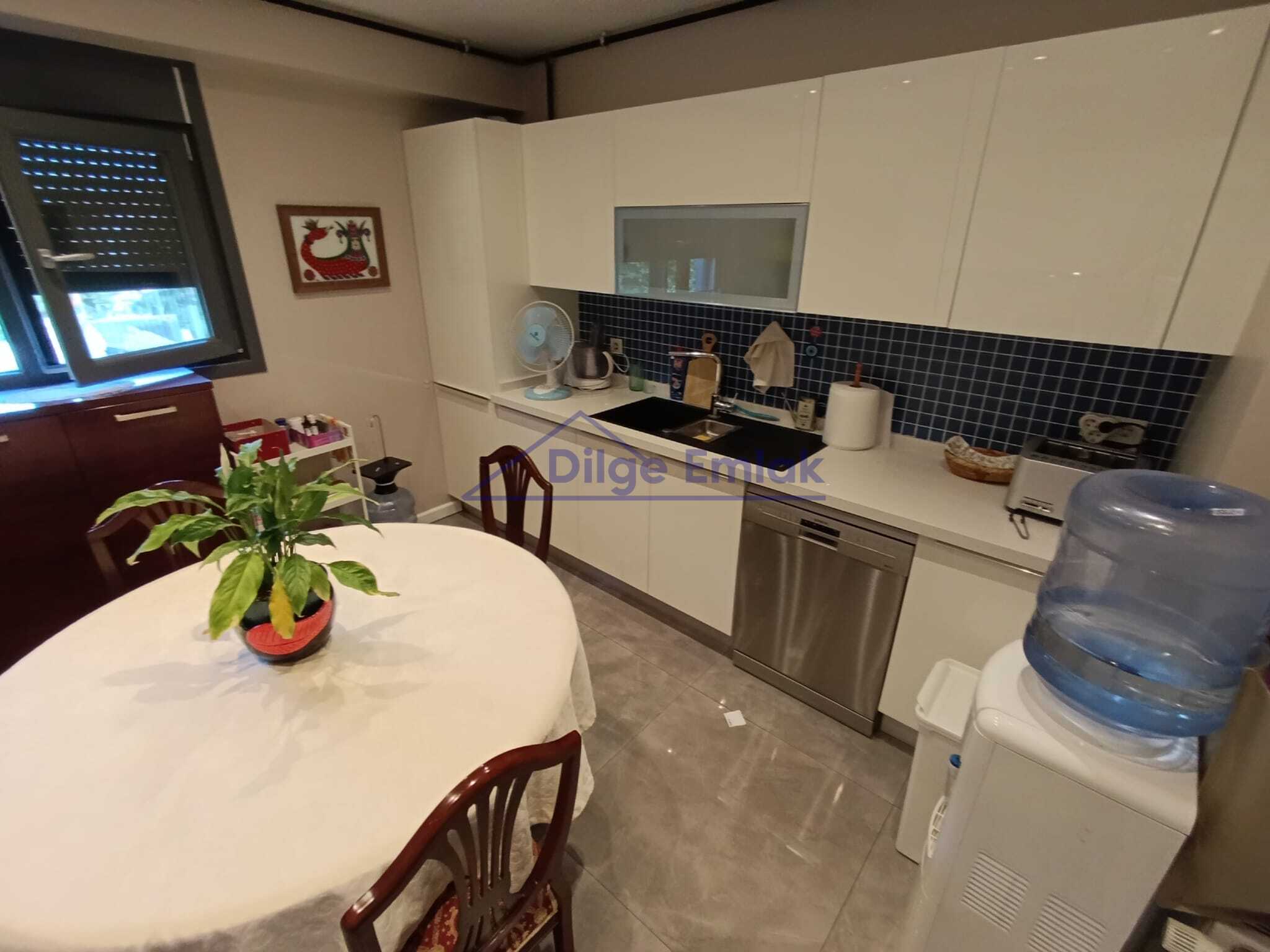 Çiftehavuzlar Bağdat Caddesi Üzerinde 140 m2 Net 3+1 Daire