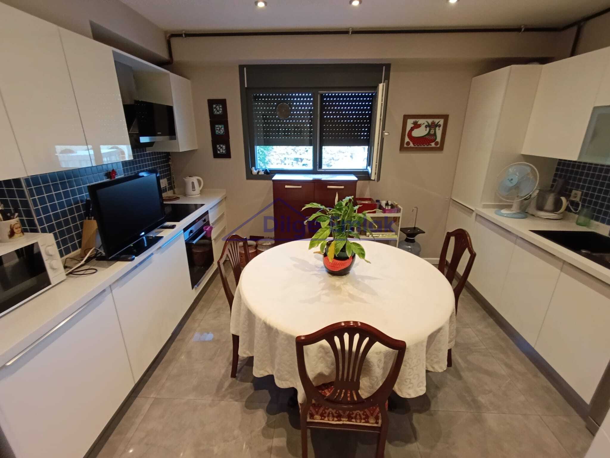 Çiftehavuzlar Bağdat Caddesi Üzerinde 140 m2 Net 3+1 Daire