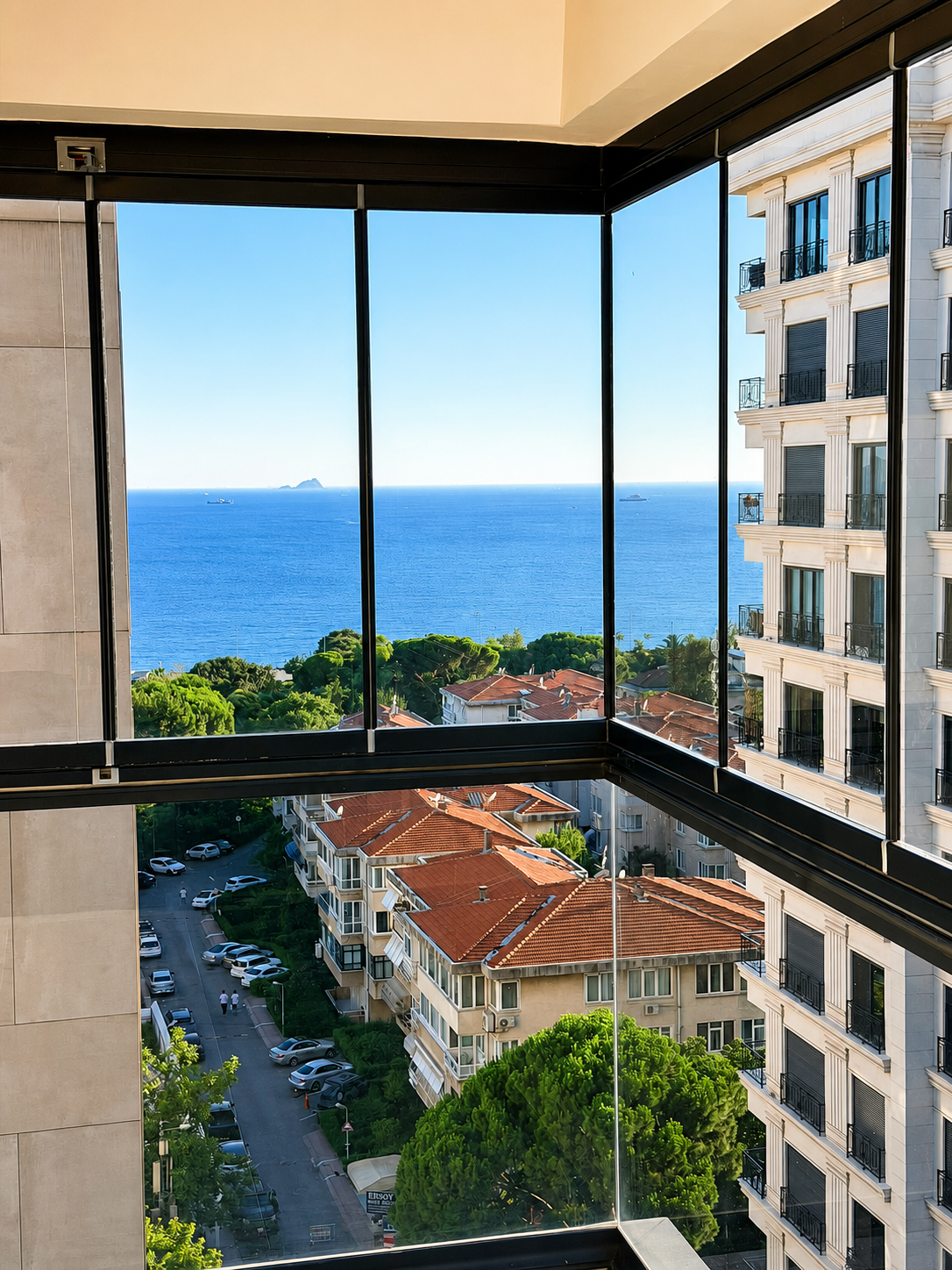 Suadiye Sahilde Deniz Manzaralı Balkonlu 3+1 160 m2 Satılık Daire