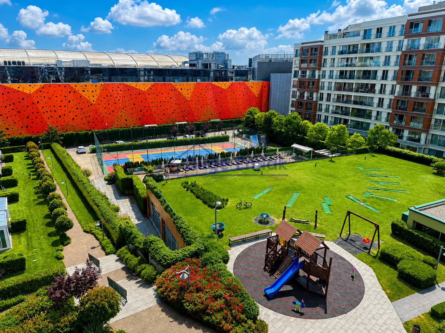 Ümraniye Metro Garden Sitesi 2+1 Balkonlu Satılık Daire