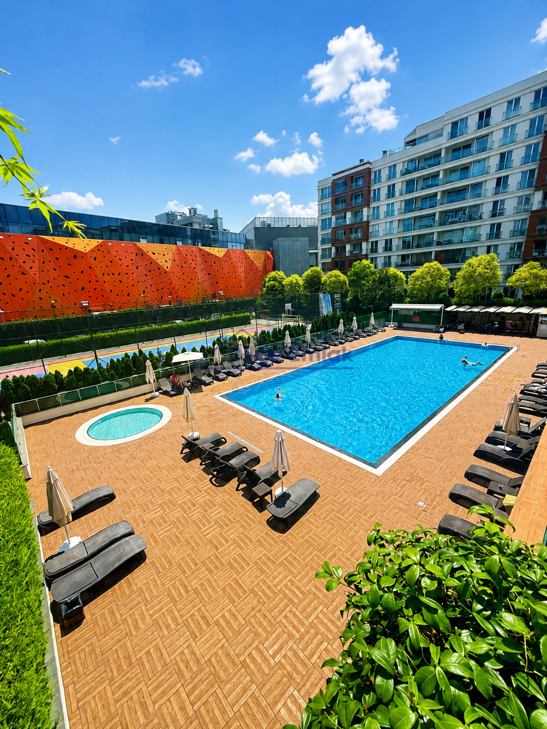 Ümraniye Metro Garden Sitesi 2+1 Balkonlu Satılık Daire