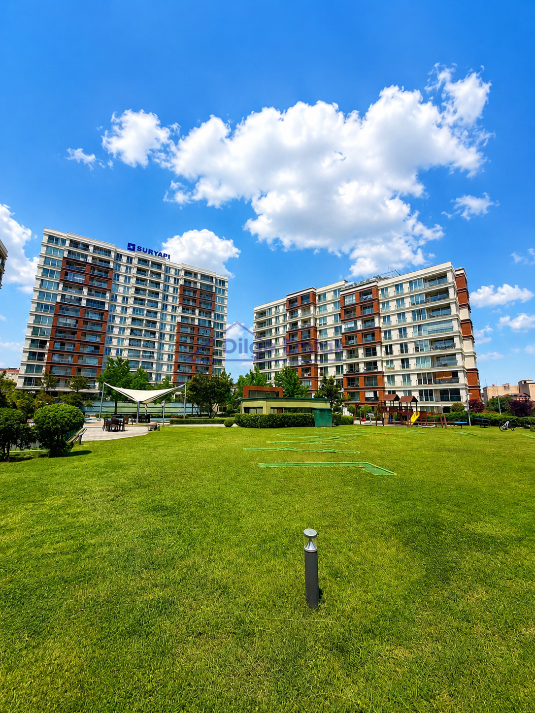 Ümraniye Metro Garden Sitesi 2+1 Balkonlu Satılık Daire