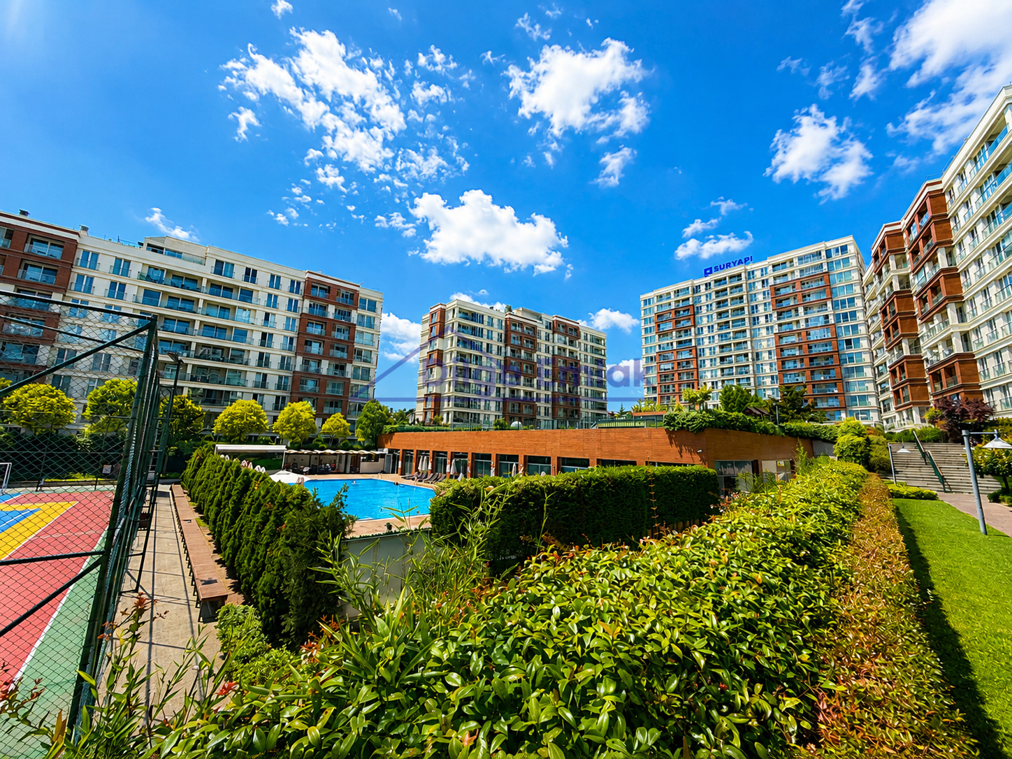 Ümraniye Metro Garden Sitesi 2+1 Balkonlu Satılık Daire