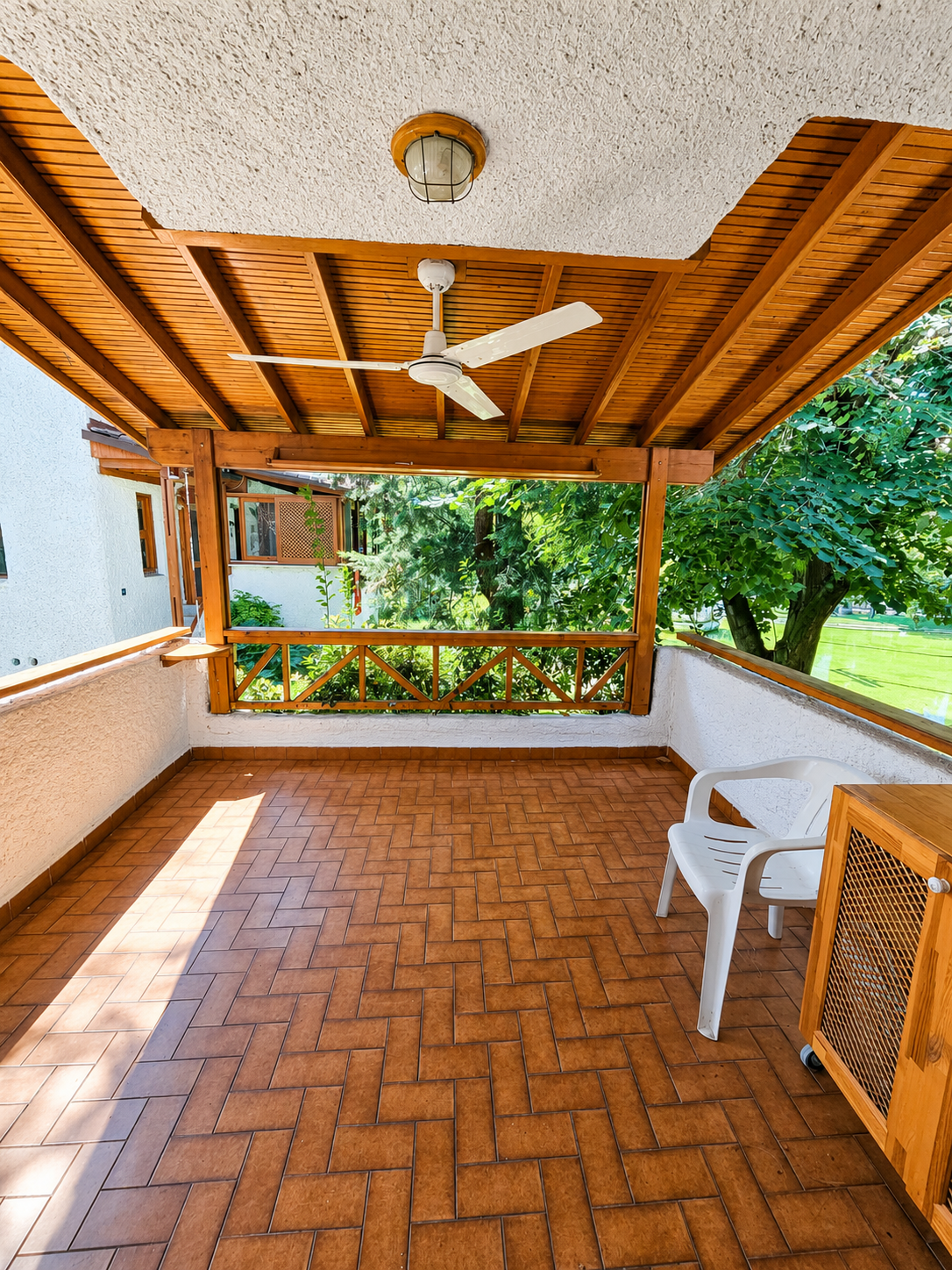 İznik Darka Tatil Köyünde 2+1 Gölet Manzaralı Satılık Dubleks