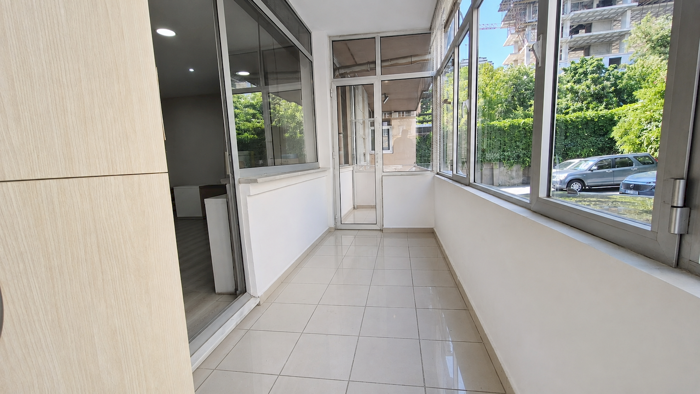 Selamiçeşme Bağdat Caddesi üzeri 2+1 Bakımlı Kiralık İşyeri