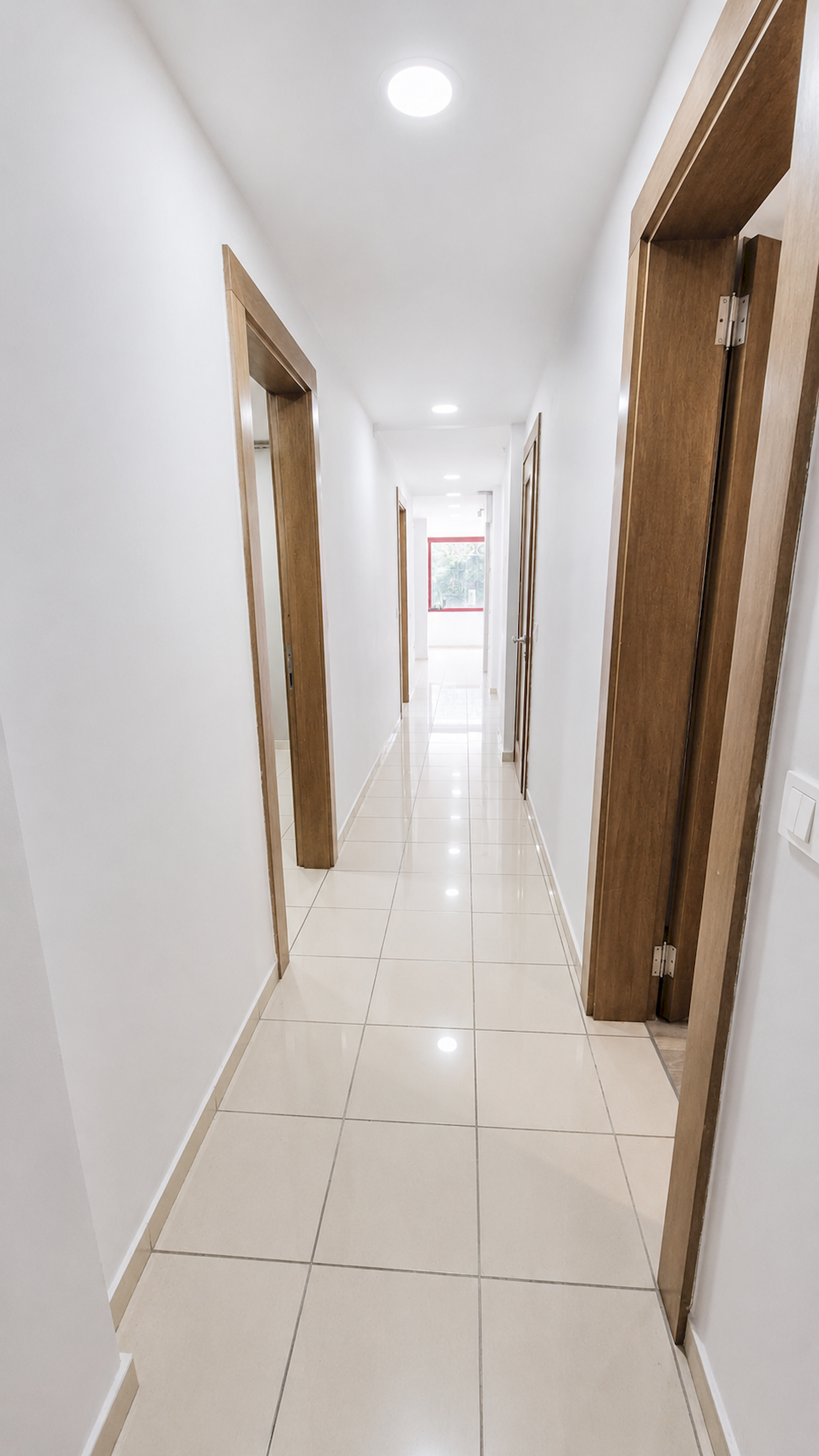 Selamiçeşme Bağdat Caddesi üzeri 2+1 Bakımlı Kiralık İşyeri