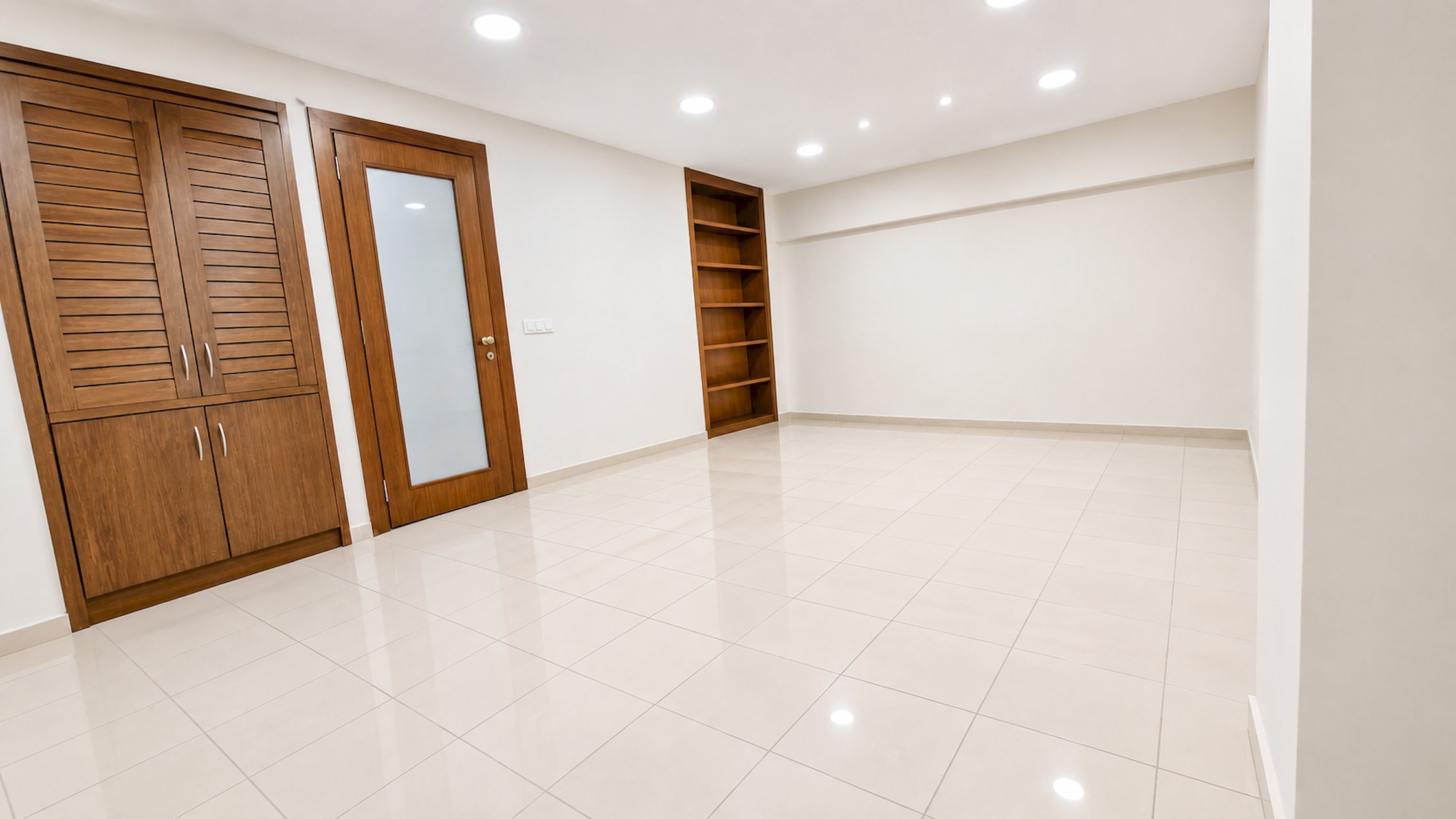 Selamiçeşme Bağdat Caddesi üzeri 2+1 Bakımlı Kiralık İşyeri
