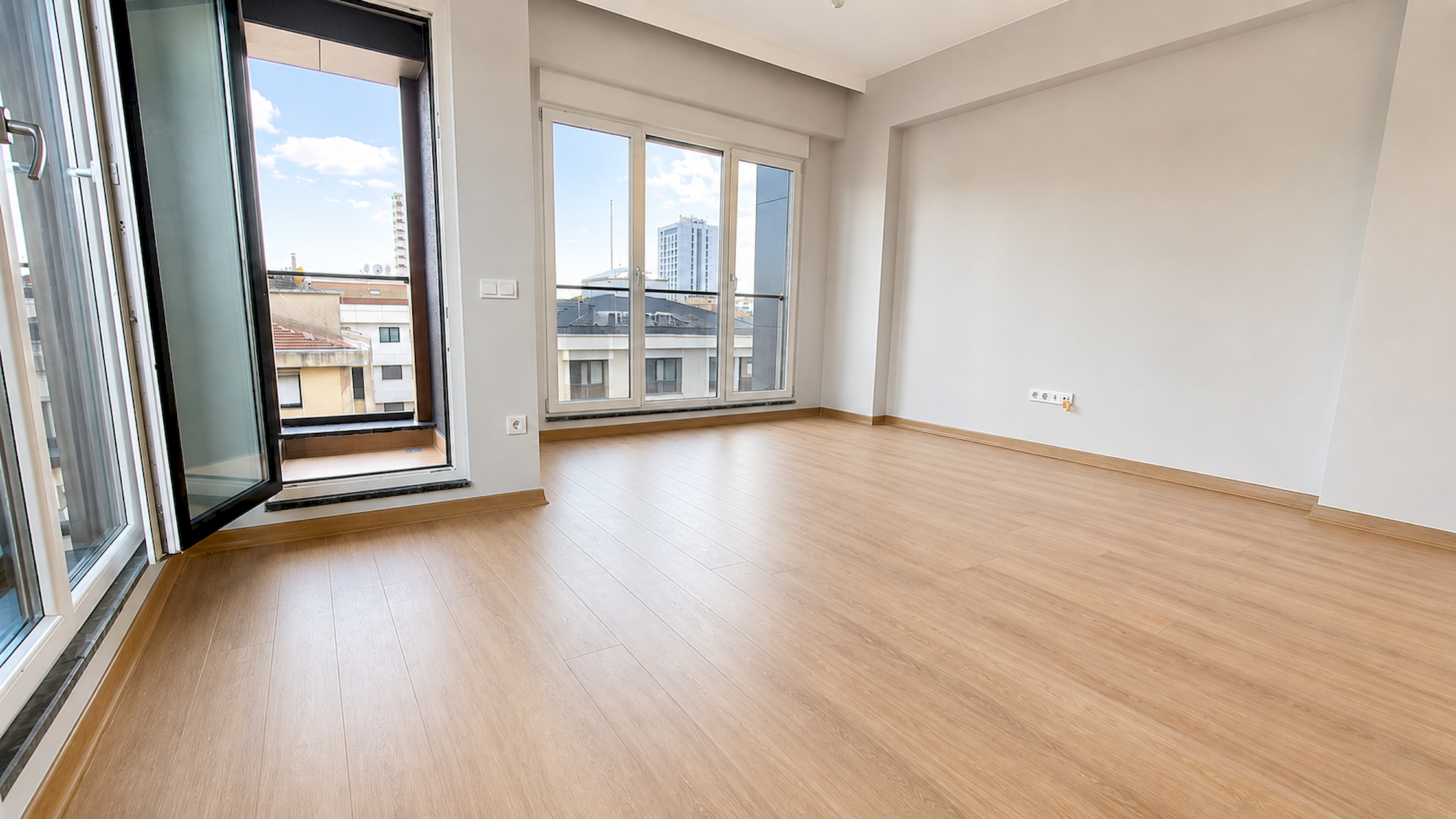 Caddebostan Bağdat Cad. Yakın 2+1 Sıfır Balkonlu Kiralık Daire