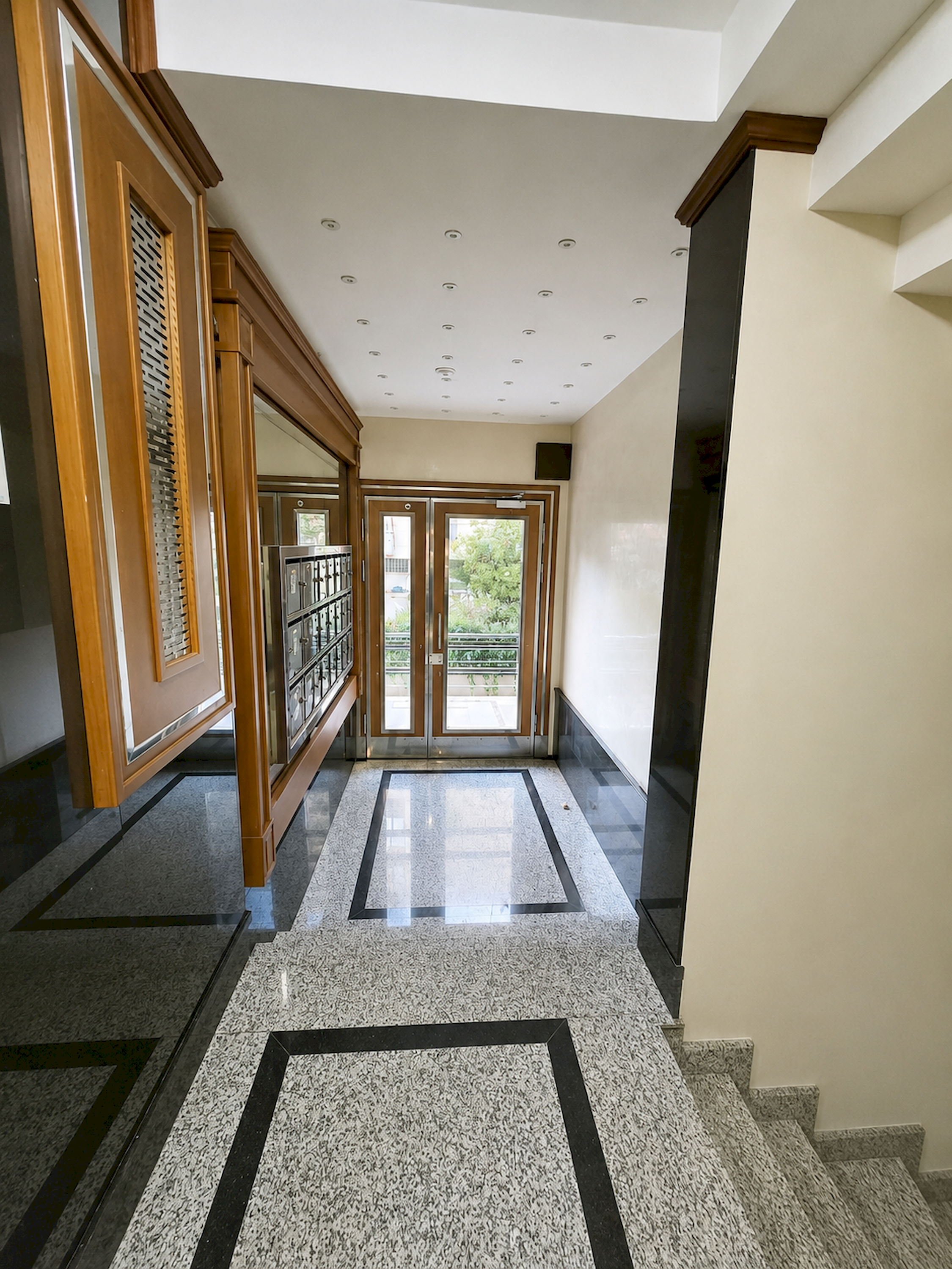 Şaşkınbakkal Bağdat Caddesine 2.Bina 90 m2 Net 9 Yıllık Satılık Daire