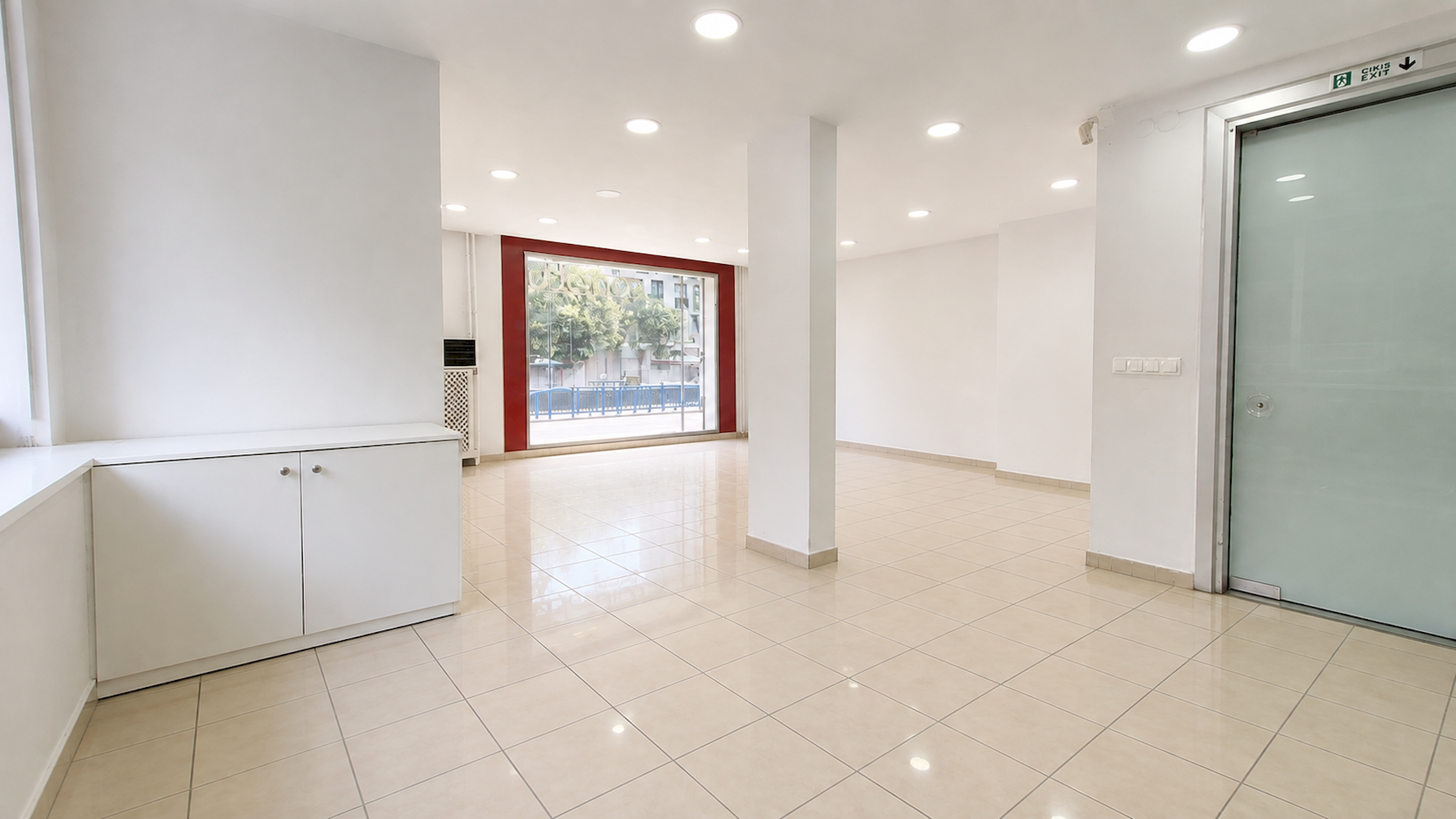 Selamiçeşme Bağdat Caddesi üzeri 2+1 Bakımlı Kiralık İşyeri