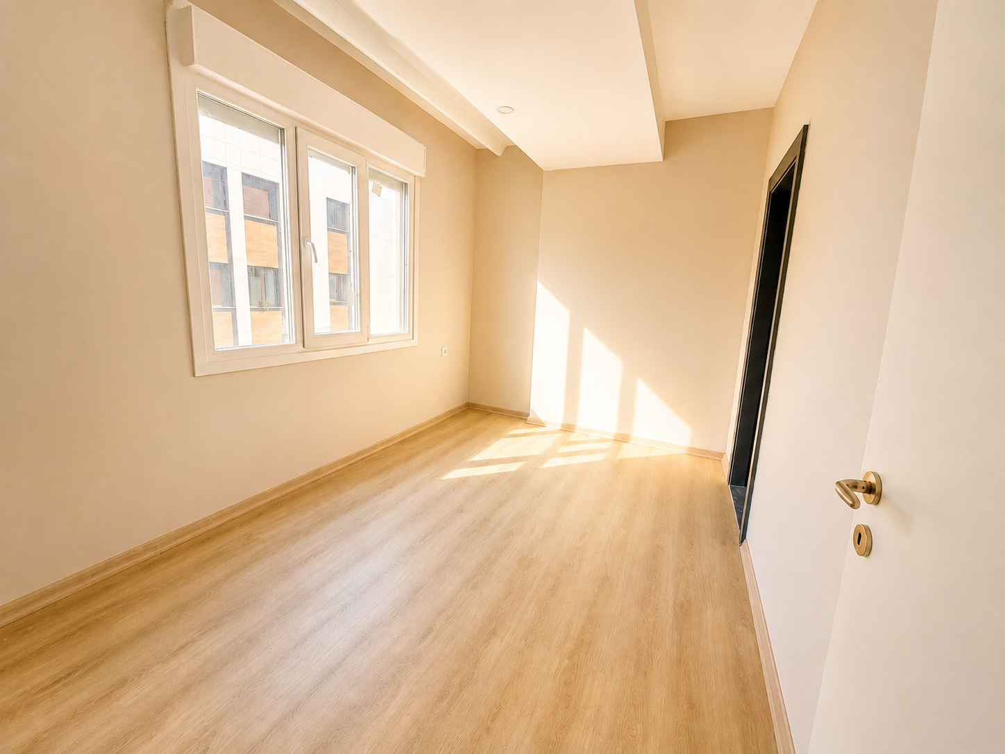 Erenköyde Marmaraya Yakın 1 Yıllık Binada Kiralık 2+1