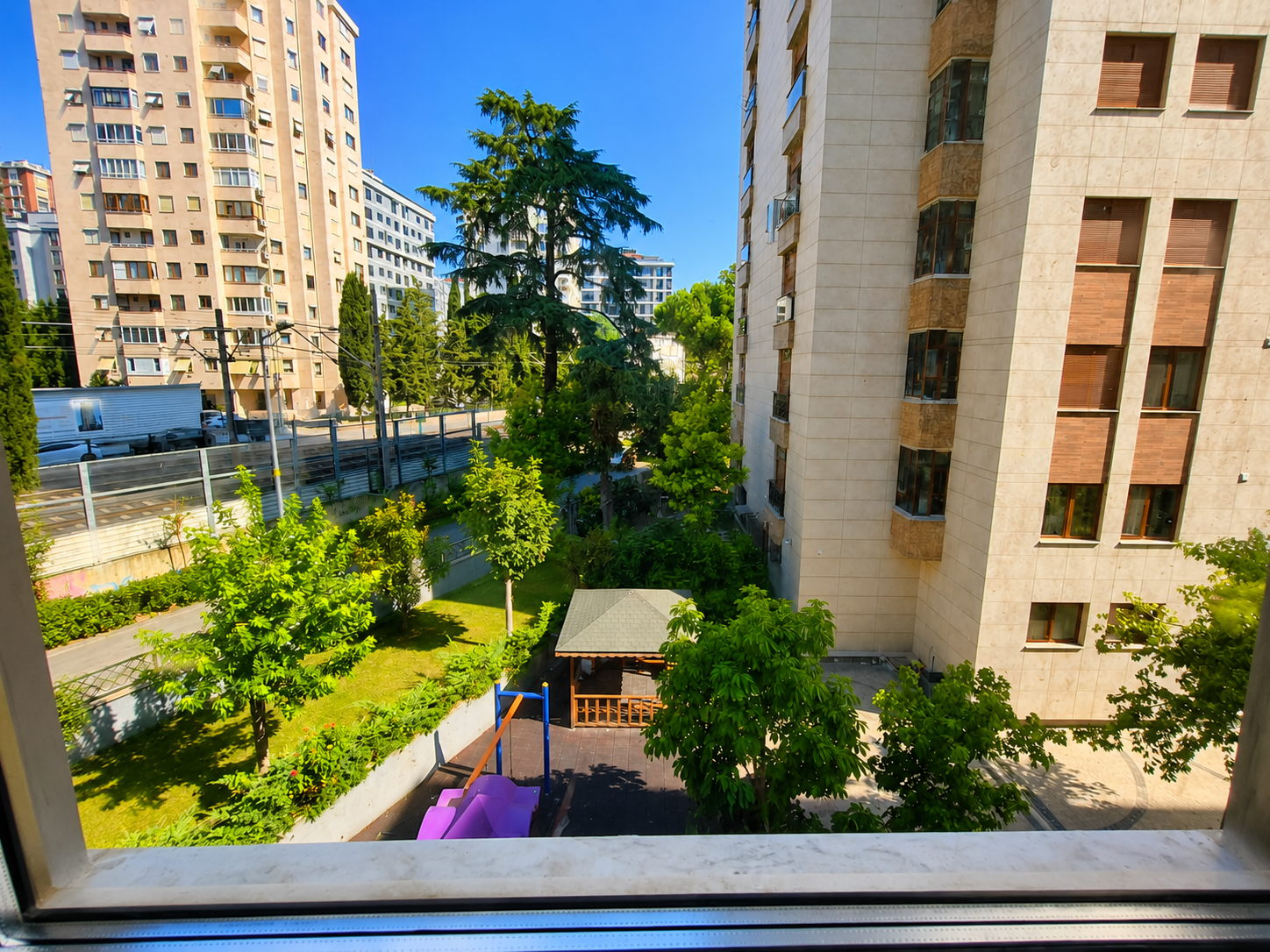 Erenköyde Marmaraya Yakın 1 Yıllık Binada Kiralık 2+1
