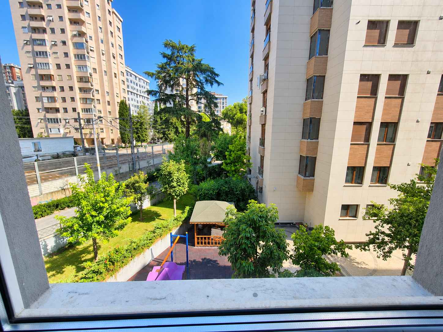 Erenköyde Marmaraya Yakın 1 Yıllık Binada Kiralık 2+1