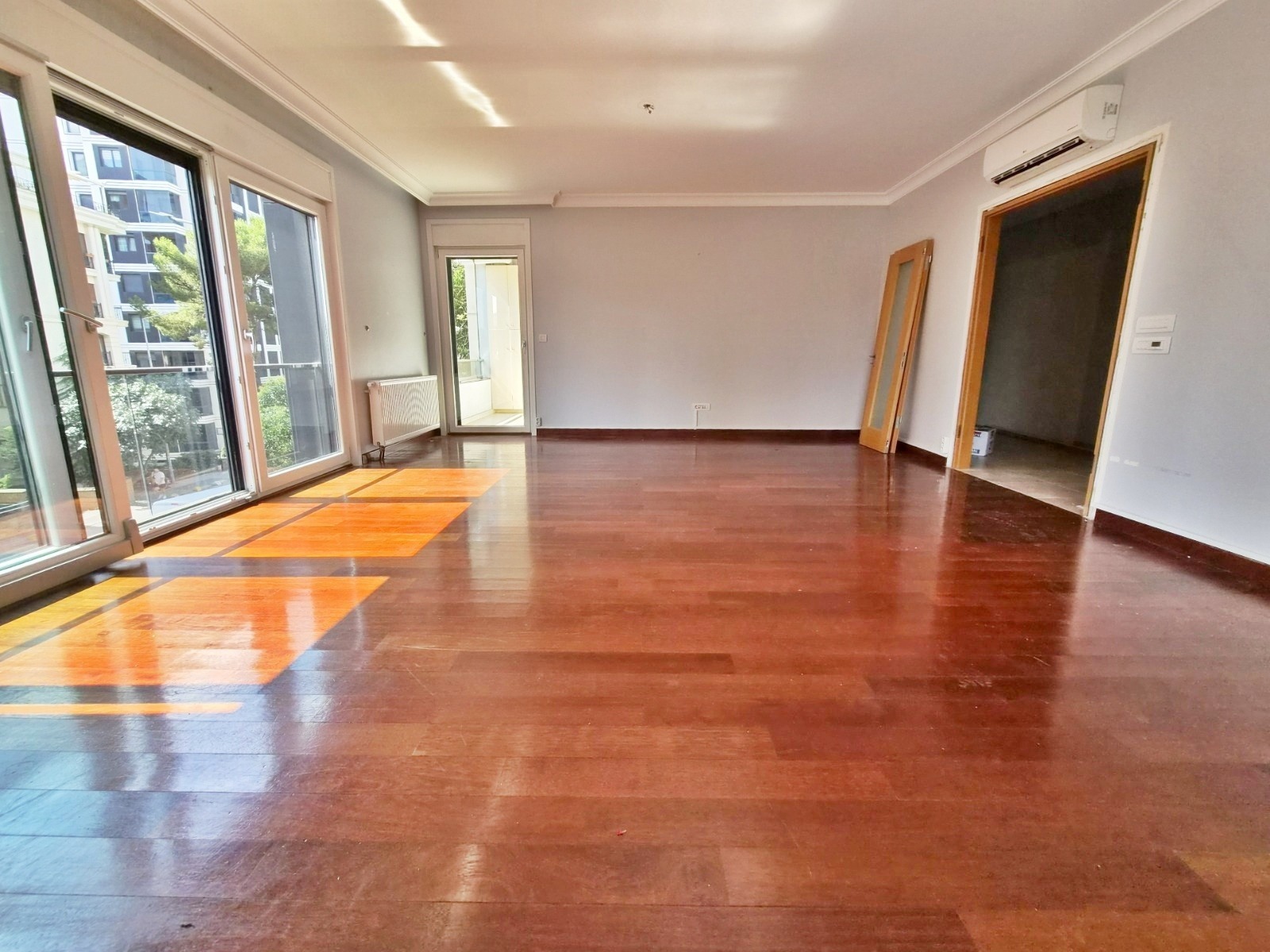 Selamiçeşmede Bağdat Caddesine 4.Binada 110 m2 Net 3+1 Daire