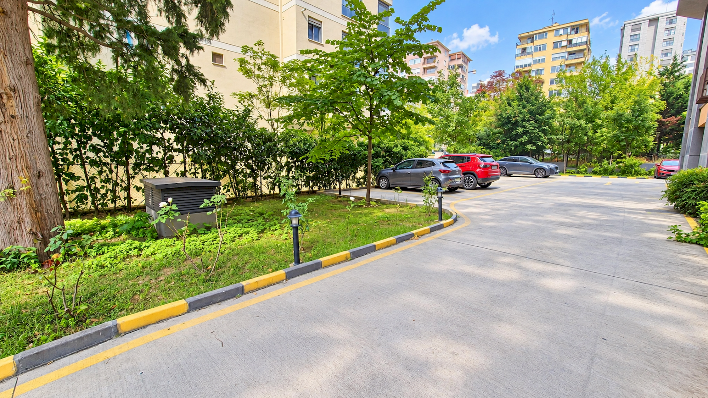 Feneryolu Bağdat Cad. 4.Bina 2+1 8 Yıllık Kiralık Daire