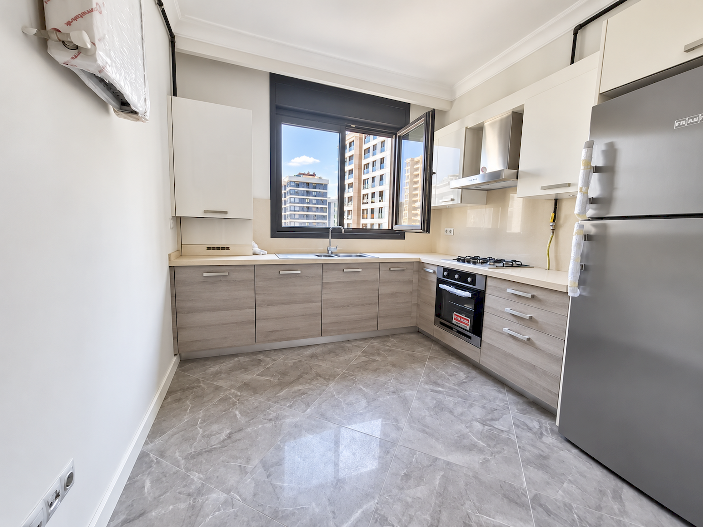 Göztepe 60. Yıl Parkı Karşısı Ferah 110 m2 Net 3+1 Satılık Daire