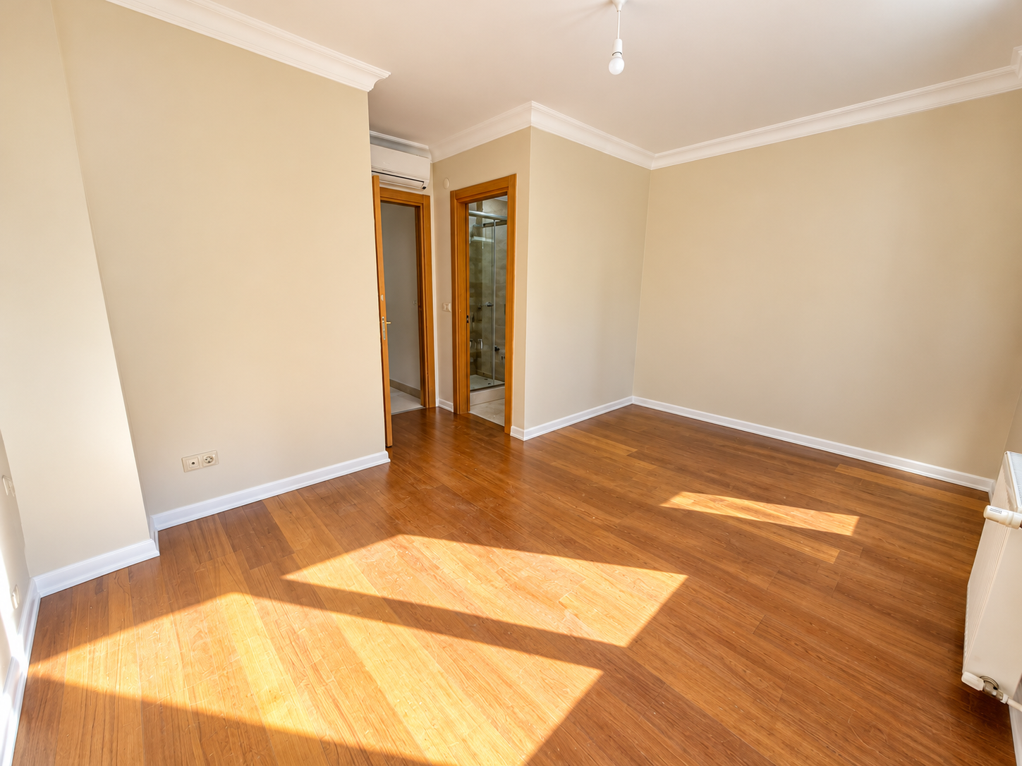 Şenesenevler’de 30 m² Teraslı, Ebeveyn Banyolu 120 m² 3+1 Satılık Daire